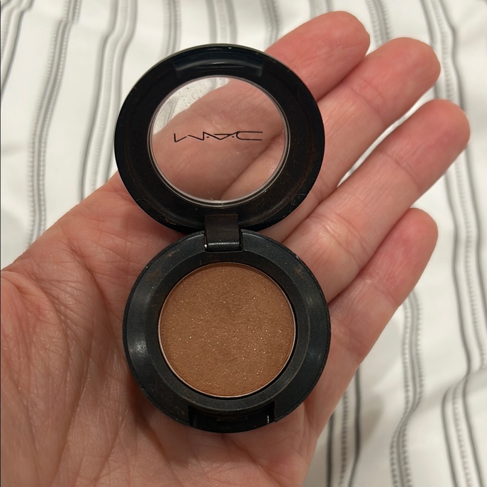 MAC Cosmetics TEXTURE Eyeshadow